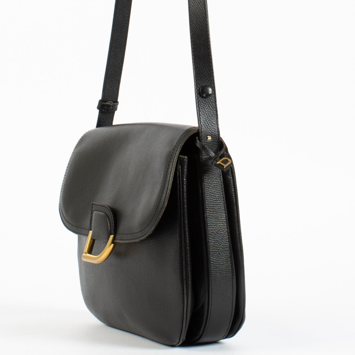 shop 100% authentic second hand Delvaux Black Diligent Bag on Labellov.com