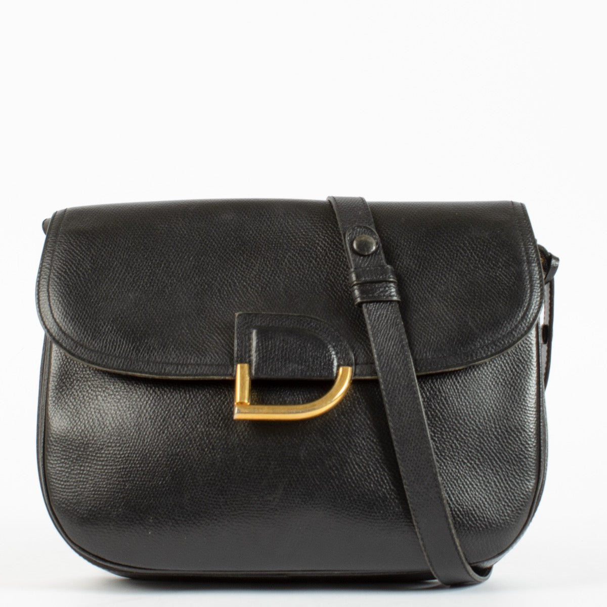 shop 100% authentic second hand Delvaux Black Diligent Bag on Labellov.com