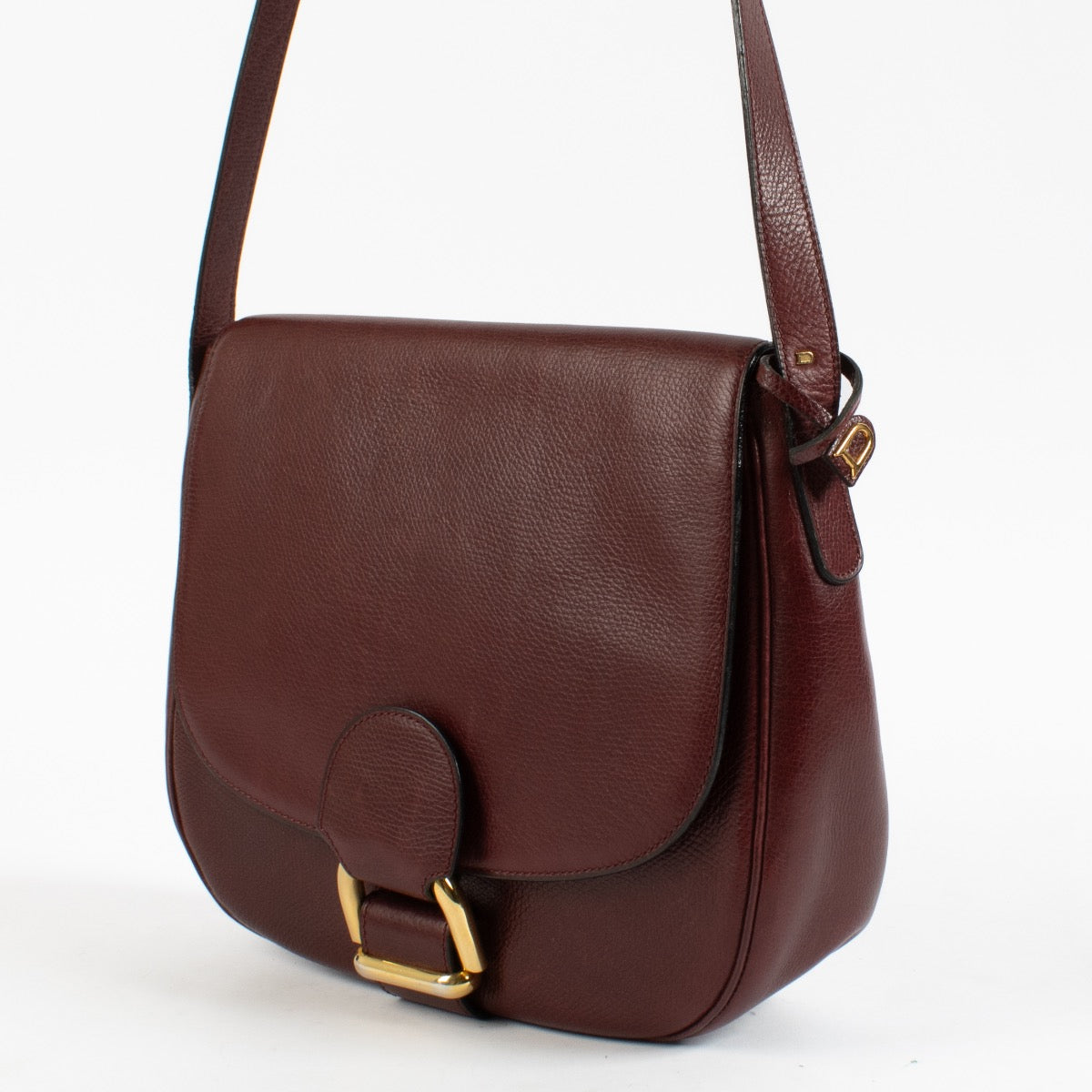 Shop 100% authentic second hand Delvaux Burgundy Shoulder Bag on Labellov.com