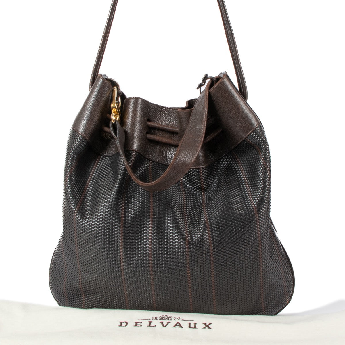 Shop safe online at Labellov in Antwerp, Brussels and Knokke this 100% authentic second hand Delvaux Brown Toile De Cuir Shoulder Bag. Veilig online tweedehands authentieke Delvaux Brown Toile De Cuir Shoulder Bag kopen bij Labellov.