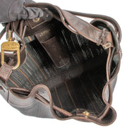 Shop safe online at Labellov in Antwerp, Brussels and Knokke this 100% authentic second hand Delvaux Brown Toile De Cuir Shoulder Bag. Veilig online tweedehands authentieke Delvaux Brown Toile De Cuir Shoulder Bag kopen bij Labellov.