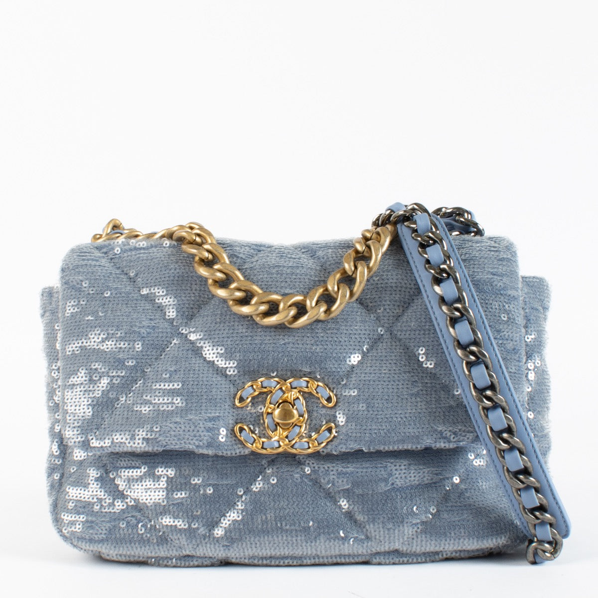 Shop safe online at Labellov in Antwerp, Brussels and KNokke this 100% authentic second hand Chanel Blue Sequin Medium 19 Bag