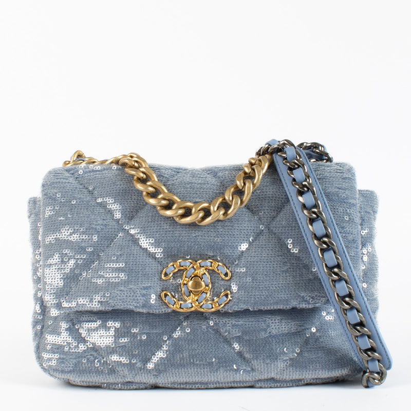 Shop safe online at Labellov in Antwerp, Brussels and KNokke this 100% authentic second hand Chanel Blue Sequin Medium 19 Bag