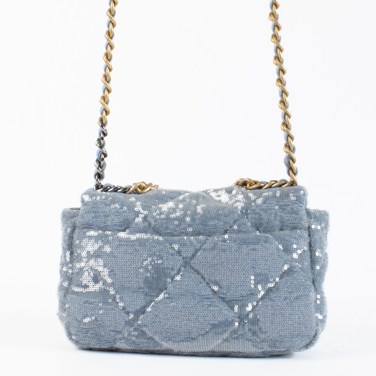 Shop safe online at Labellov in Antwerp, Brussels and KNokke this 100% authentic second hand Chanel Blue Sequin Medium 19 Bag