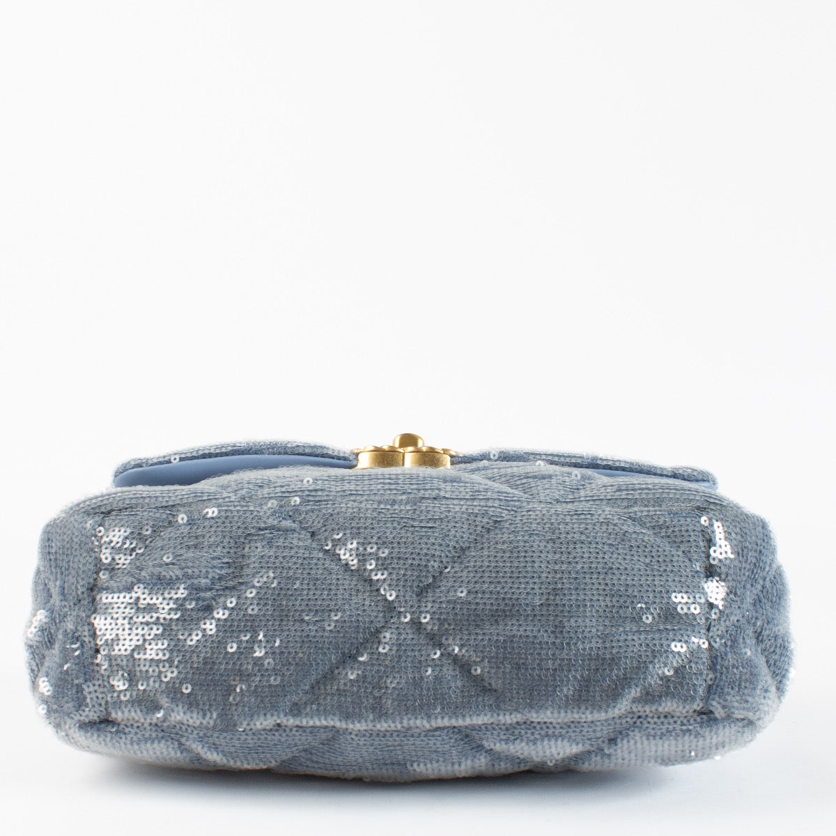 Shop safe online at Labellov in Antwerp, Brussels and KNokke this 100% authentic second hand Chanel Blue Sequin Medium 19 Bag
