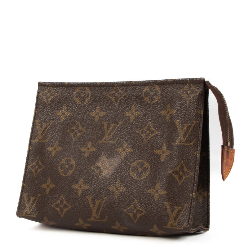Louis Vuitton Monogram Toiletry Pochette PM aan de beste prijs bij Labellov tweedehands luxe in Antwerpen en Knokke.