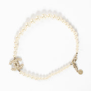 Shop safe online at Labellov in Antwerp, Brussels and Knokke this 100% authentic second hand Chanel 19v Faux Pearl Chocker Necklace. Veilig online tweedehands authentieke Chanel 19v Faux Pearl Chocker ketting kopen bij Labellov
