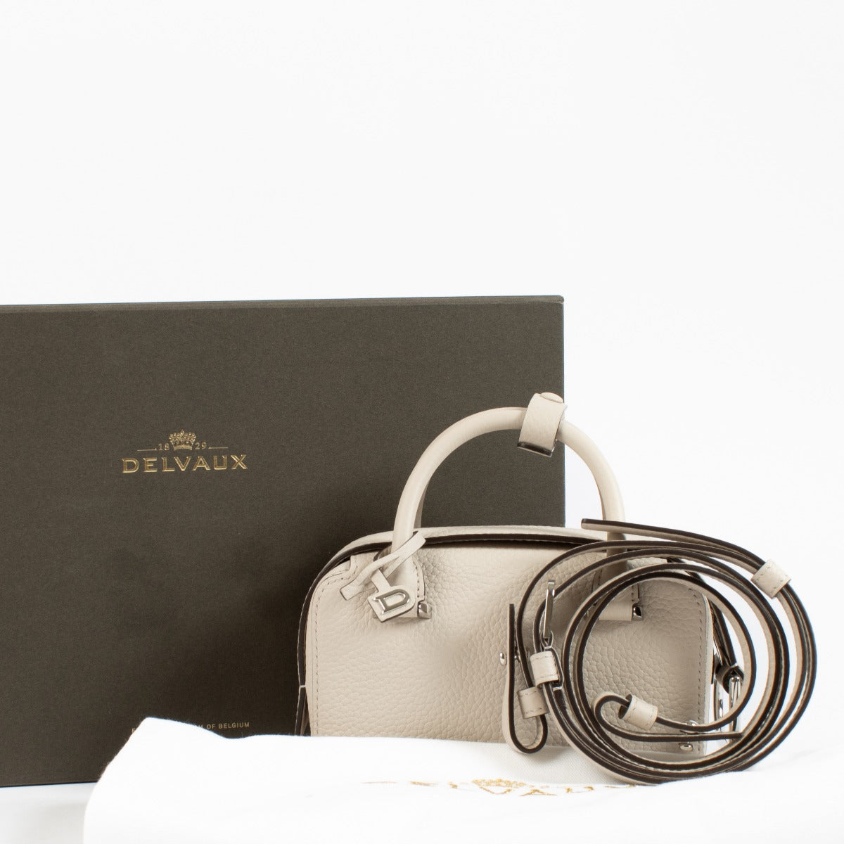 Shop 100% authentic secondhand Delvaux Sesame Cool Box Nano on Labellov.com