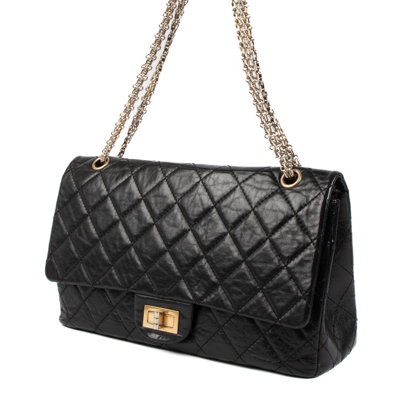 Shop safe online at Labellov in Antwerp, Brussels and Knokke this 100% authentic second hand Chanel Black Aged Calfskin Maxi 2.55 Bag. Veilig online tweedehands authentieke Chanel Black Aged Calfskin Maxi 2.55 handtas kopen bij Labellov.