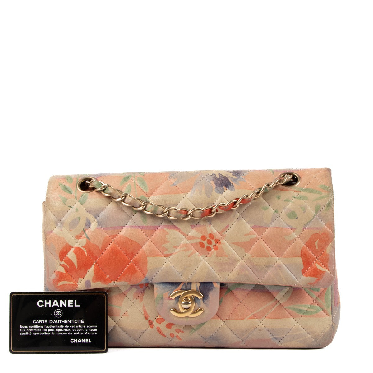Shop safe online at Labellov in Antwerp, Brussels and Knokke this 100% authentic second hand Chanel Floral Watercolor Classic 11.12 Classic Flap Bag. Veilig online tweedehands authentieke Chanel Floral Watercolor Classic 11.12 Classic Flap handtas kopen b