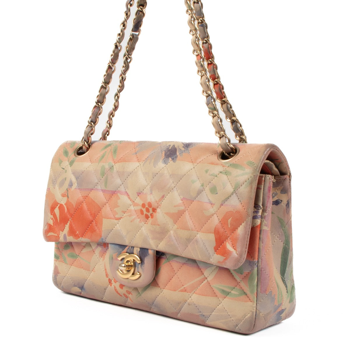 Shop safe online at Labellov in Antwerp, Brussels and Knokke this 100% authentic second hand Chanel Floral Watercolor Classic 11.12 Classic Flap Bag. Veilig online tweedehands authentieke Chanel Floral Watercolor Classic 11.12 Classic Flap handtas kopen b