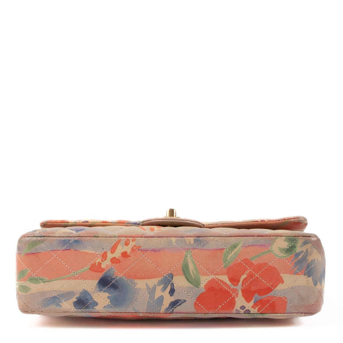 Shop safe online at Labellov in Antwerp, Brussels and Knokke this 100% authentic second hand Chanel Floral Watercolor Classic 11.12 Classic Flap Bag. Veilig online tweedehands authentieke Chanel Floral Watercolor Classic 11.12 Classic Flap handtas kopen b