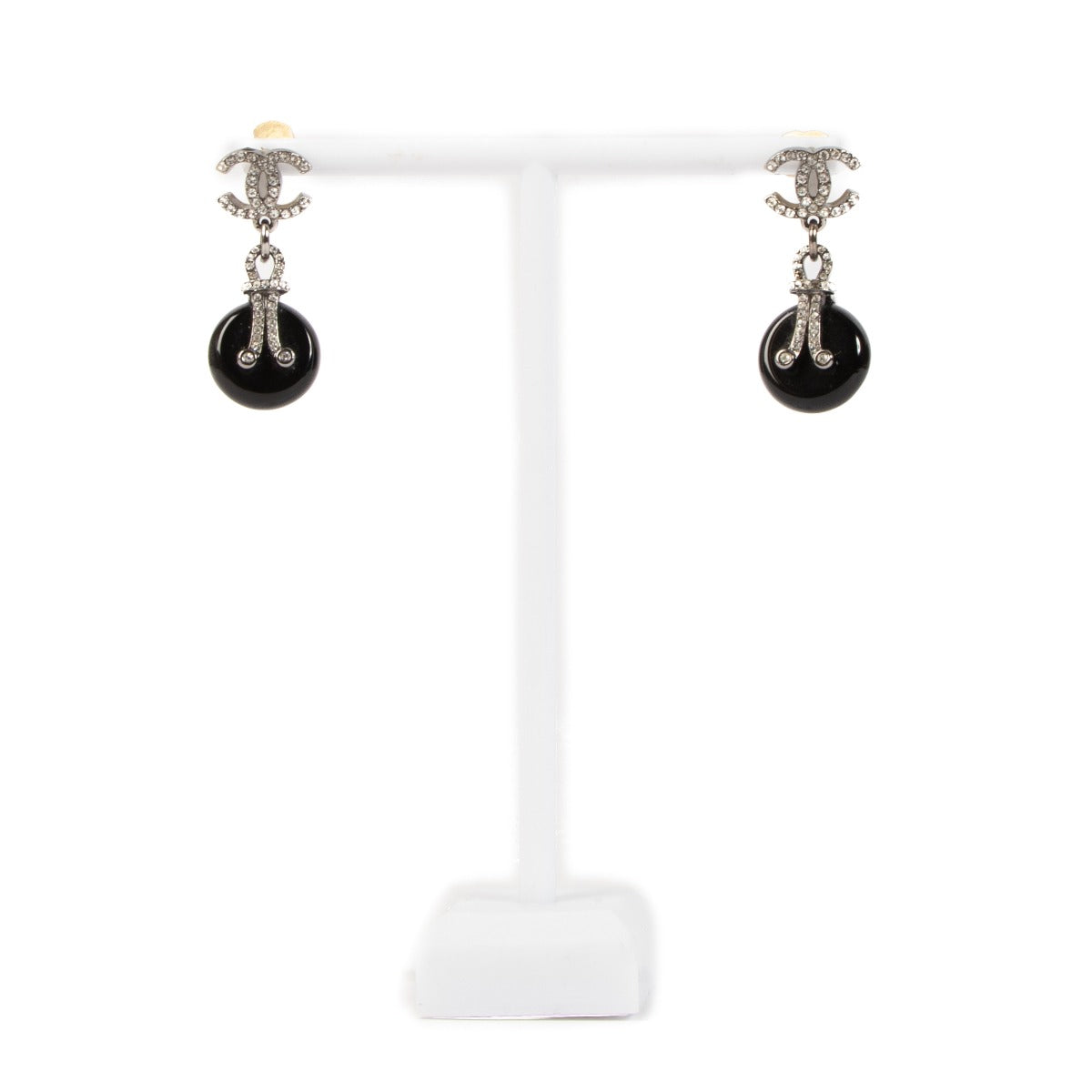 Boucles d'oreilles Chanel 09A noires avec cristaux et logo CC