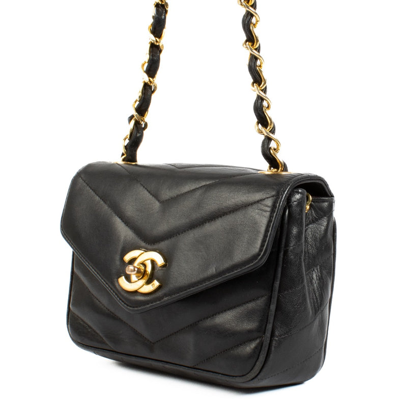 Authentic second hand Chanel Black Chevron Mini Quare Flap Bag on Labellov.com