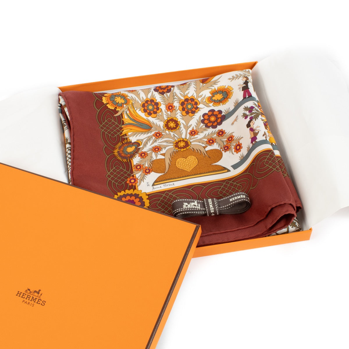 Authentic second hand Hermès Decoupage Scarf on Labellov.com