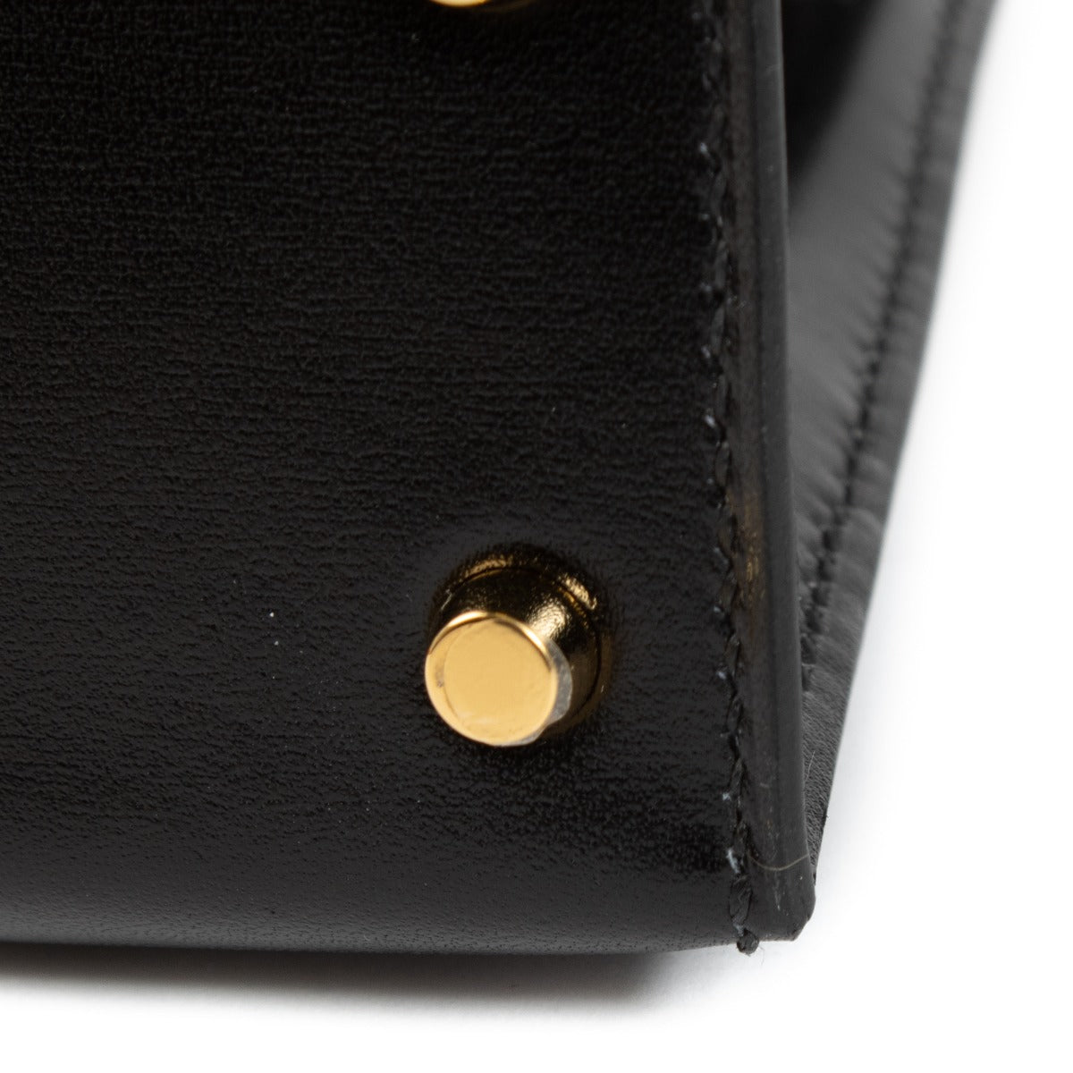 Authentic second hand luxury Hermès Kelly Mini Black Box on www.labellov.com