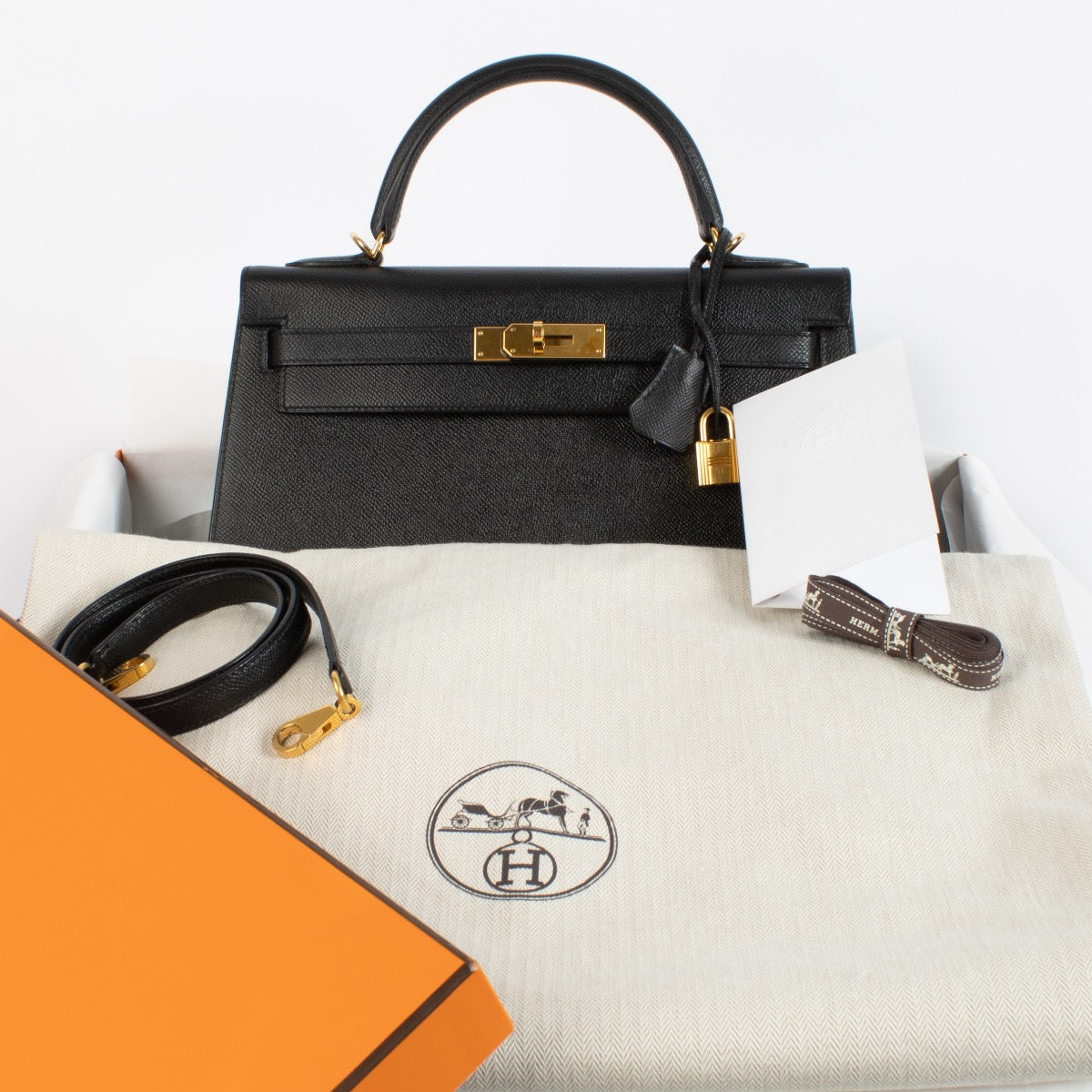 Hermès Kelly 32 Black Epsom GHW
