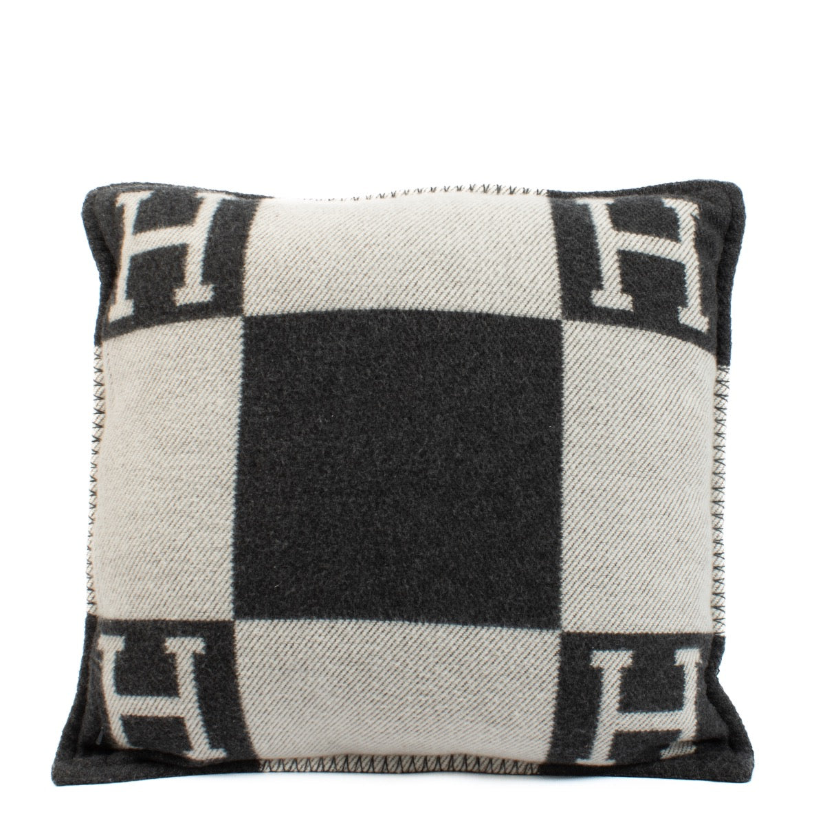 Authentic Second hand Hermès Avalon Pillow Small Model Ecru/gris on Labellov.com
