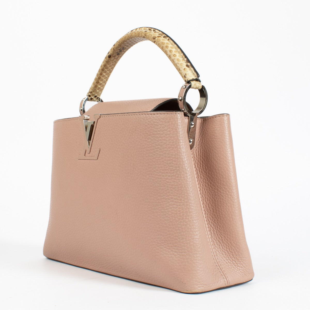 Discover the pre-loved Louis Vuitton Capucines MM in Galet with rare python handle and signature LV monogram. A timeless luxury handbag available at Labellov – your destination for designer bags in Antwerpen and Knokke.