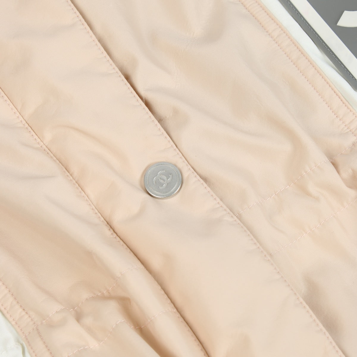 shop 100% authentic second hand Chanel 01A Multicolor Ski Jacket - Size 40 on Labellov.com