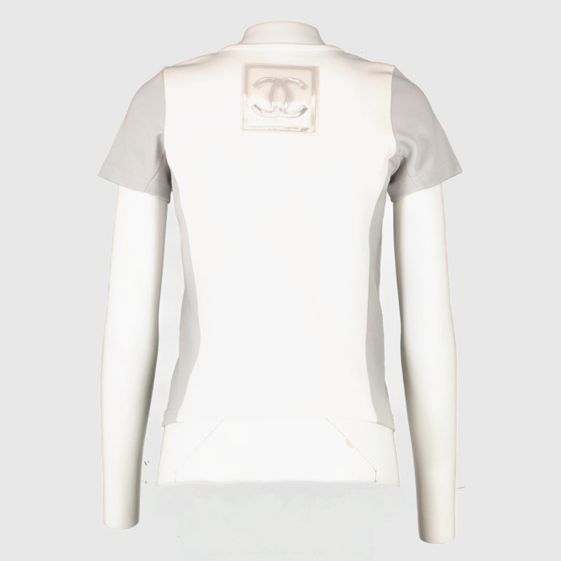 Authentic preloved Chanel White/Grey T-Shirt - Size FR40 on Labellov.com