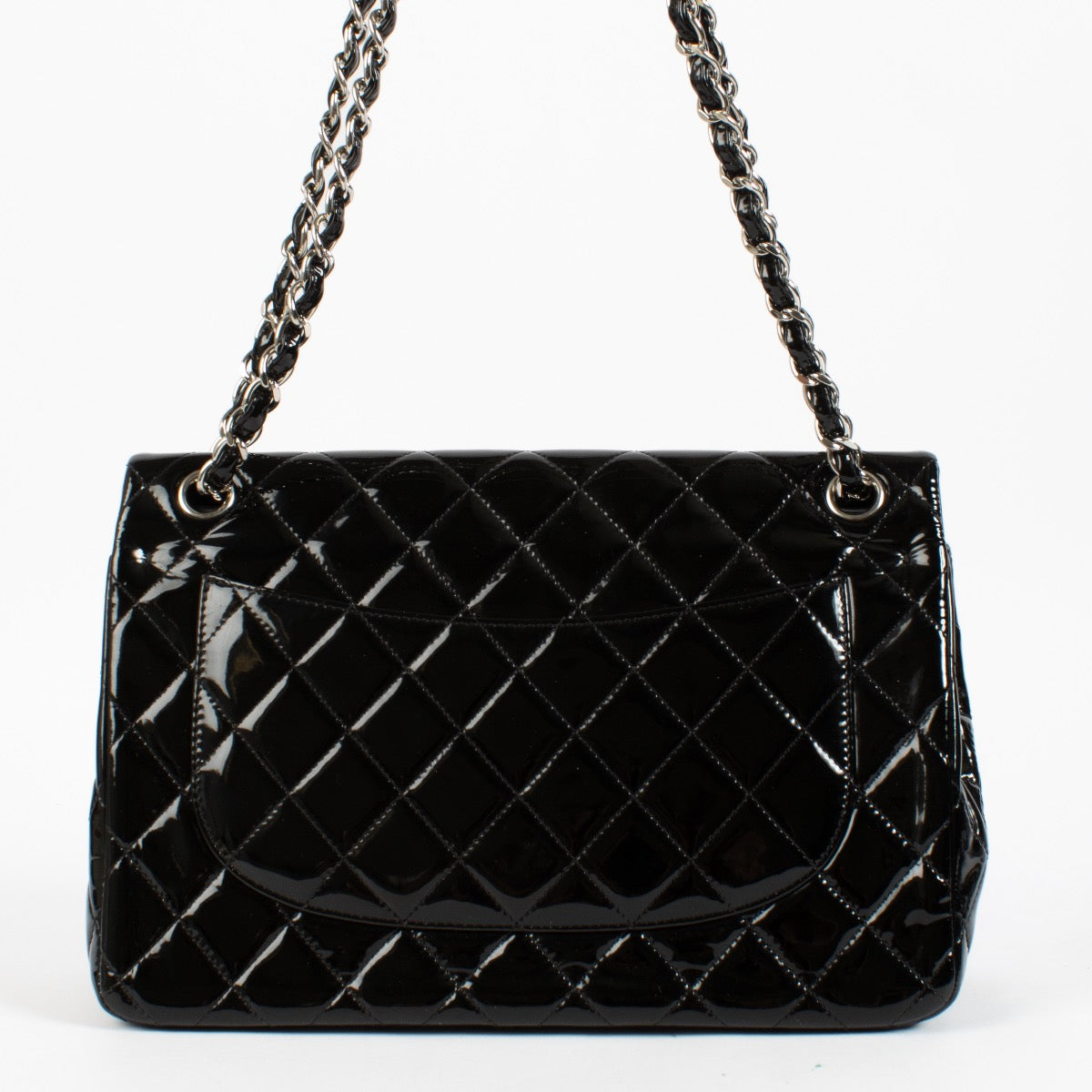Shop safe online at Labellov in Antwerp, Brussels and Knokke this 100% authentic second hand Chanel Black Patent Large Classic Flap Bag. Veilig online tweedehands authentieke Chanel Black Patent Large Classic Flap Bag handtas kopen bij Labellov.