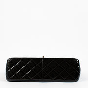 Shop safe online at Labellov in Antwerp, Brussels and Knokke this 100% authentic second hand Chanel Black Patent Large Classic Flap Bag. Veilig online tweedehands authentieke Chanel Black Patent Large Classic Flap Bag handtas kopen bij Labellov.