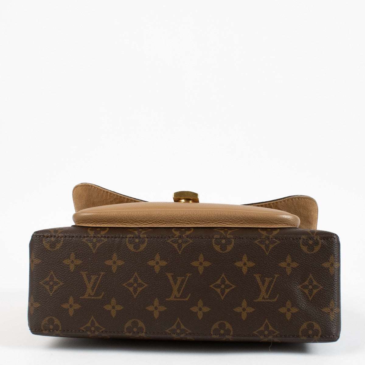 Shop safe online at Labellov in Antwerp, Brussels and Knokke this 100% authentic second hand Louis Vuitton Monogram Canvas Marignan