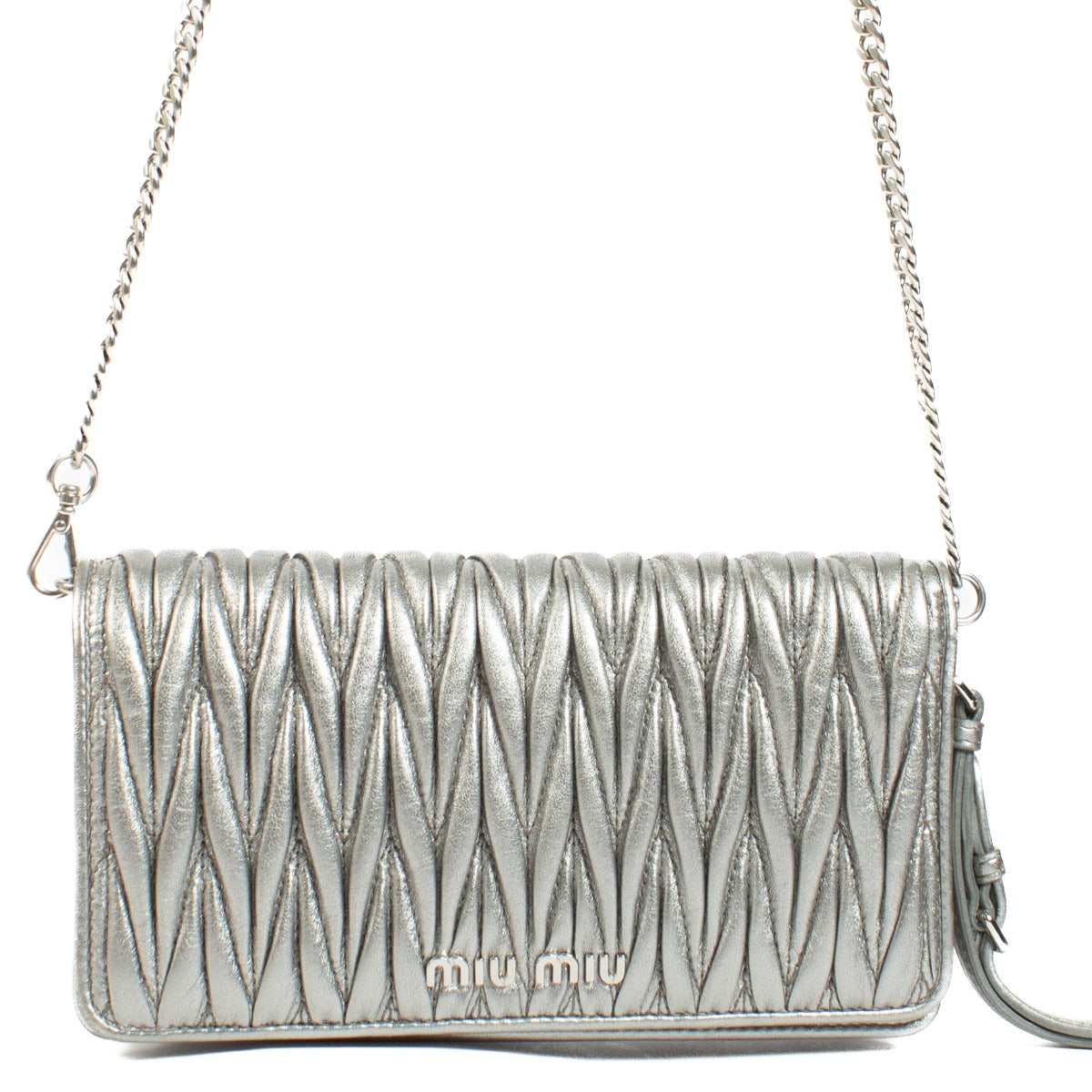 Authentic second hand Miu Miu Silver Matelasse Bag on Labellov.com