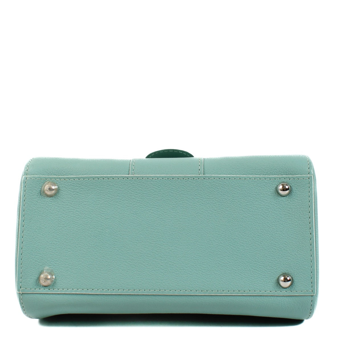 Shop safe online at Labellov in Antwerp, Brussels and Knokke this 100% authentic second hand Delvaux Jade Rodeo Calf Brillant Mini.