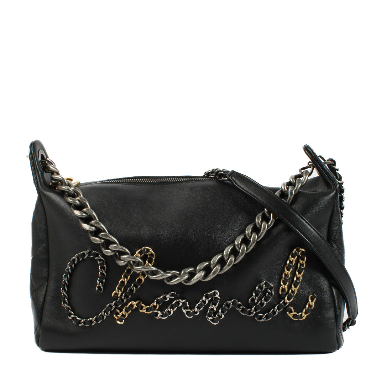 Chanel Black Logo Chain Shoulder Bag for the best price at labellov secondhand luxury in Antwerp, Knokke and everywhere worldwide with the shipping option online.