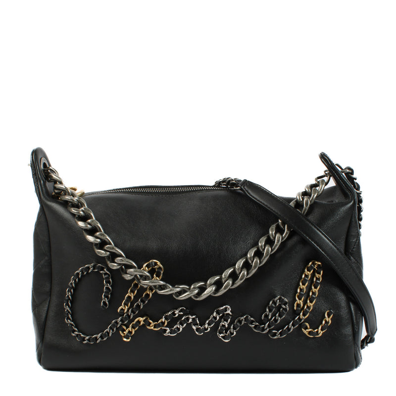 Chanel Black Logo Chain Shoulder Bag for the best price at labellov secondhand luxury in Antwerp, Knokke and everywhere worldwide with the shipping option online.