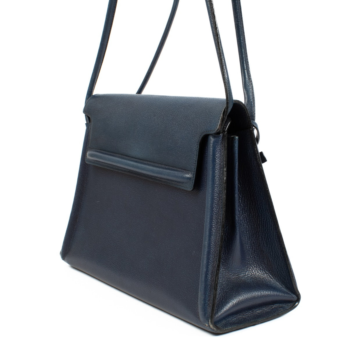 Elegant and versatile bag with a press stud closure, dual handles for shoulder carry, and a well-organized interior with multiple compartments. Shop now at Labellov.