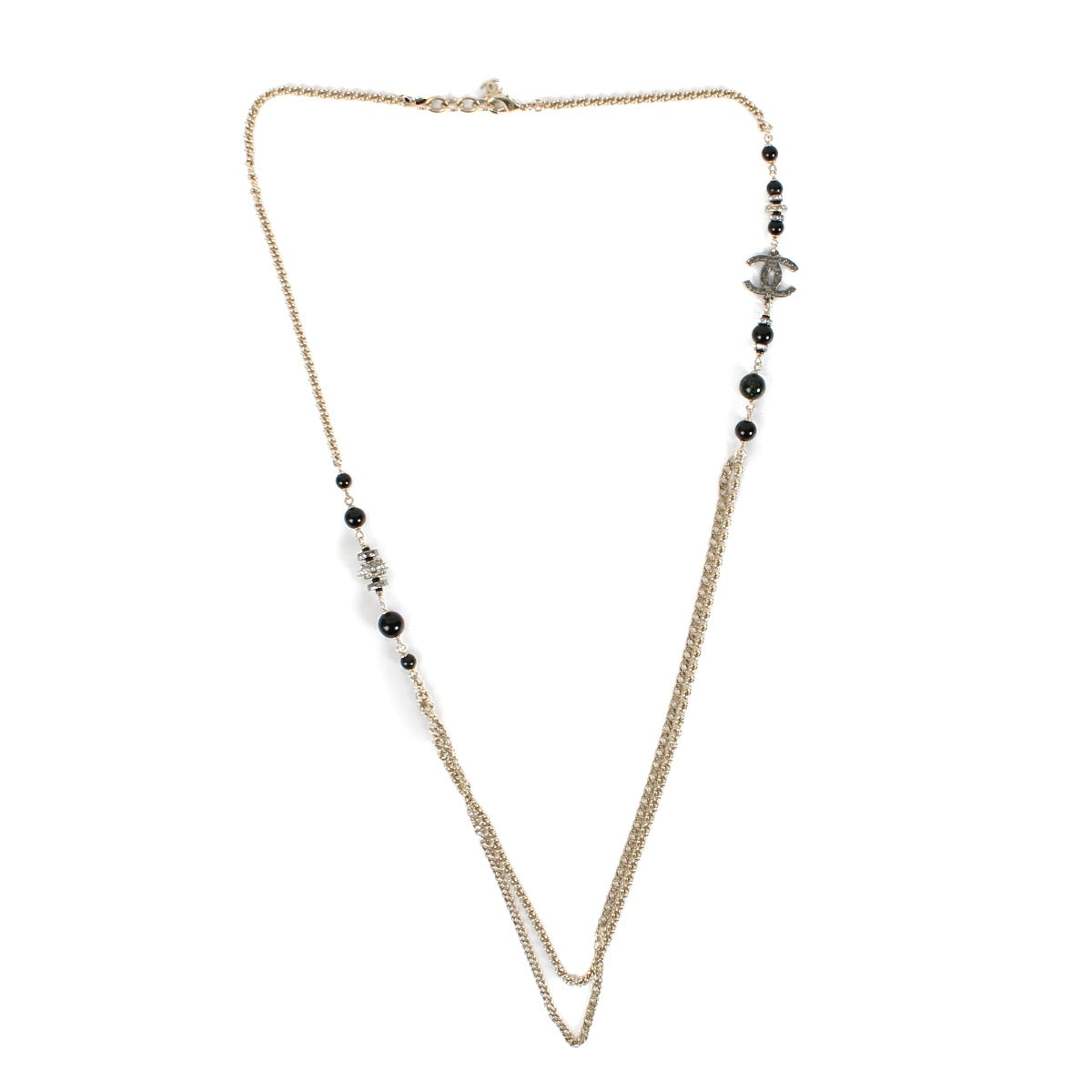 Shop safe online at Labellov in Antwerp, Brussels and Knokke this 100% authentic second hand Chanel Black Pearl 19A Necklace. Veilig online tweedehands authentieke Chanel Black Pearl 19A ketting kopen bij Labellov.