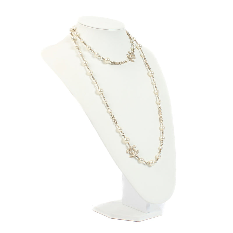 shop 100% authentic second hand chanel white pearl 20S Necklace on Labellov.com