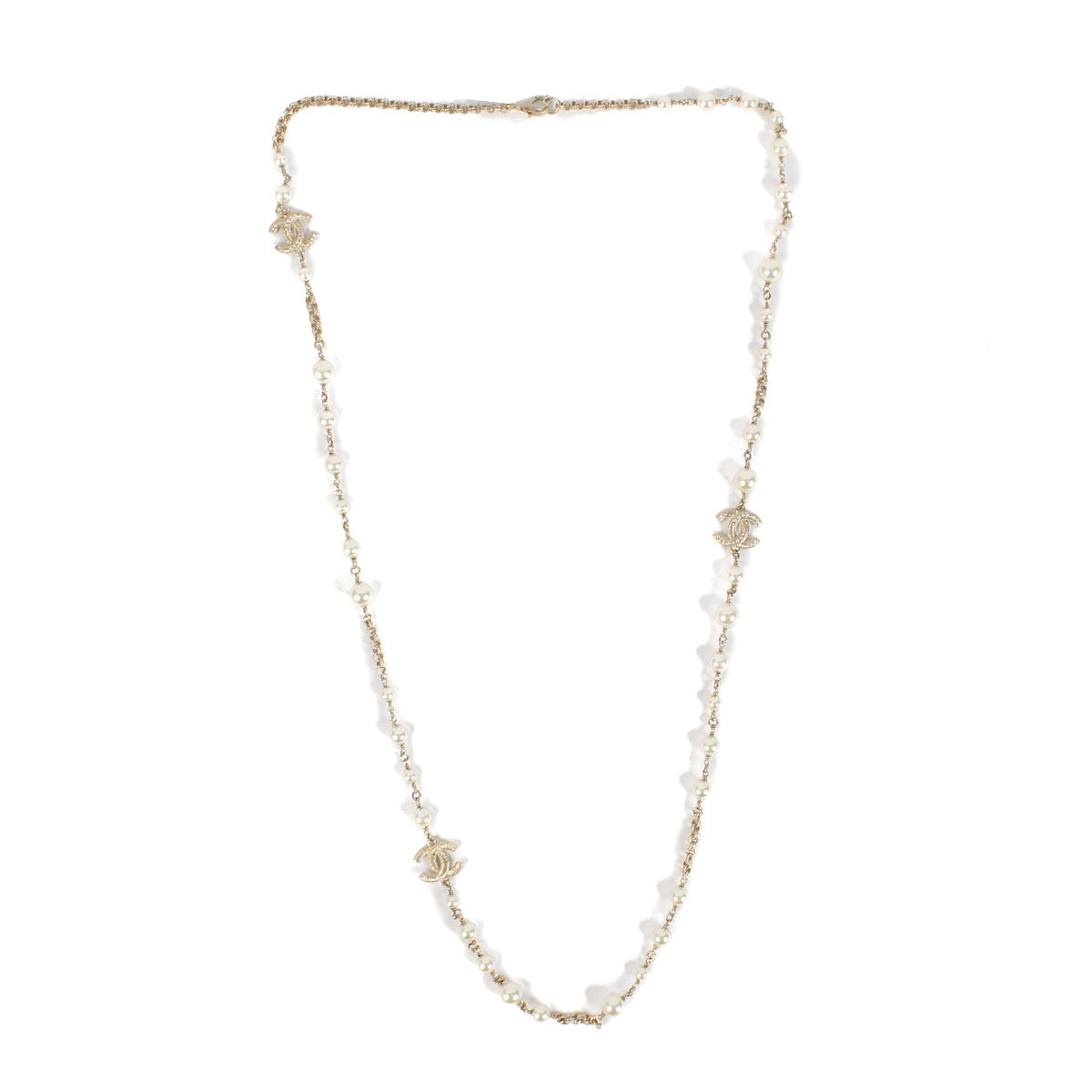 shop 100% authentic second hand chanel white pearl 20S Necklace on Labellov.com