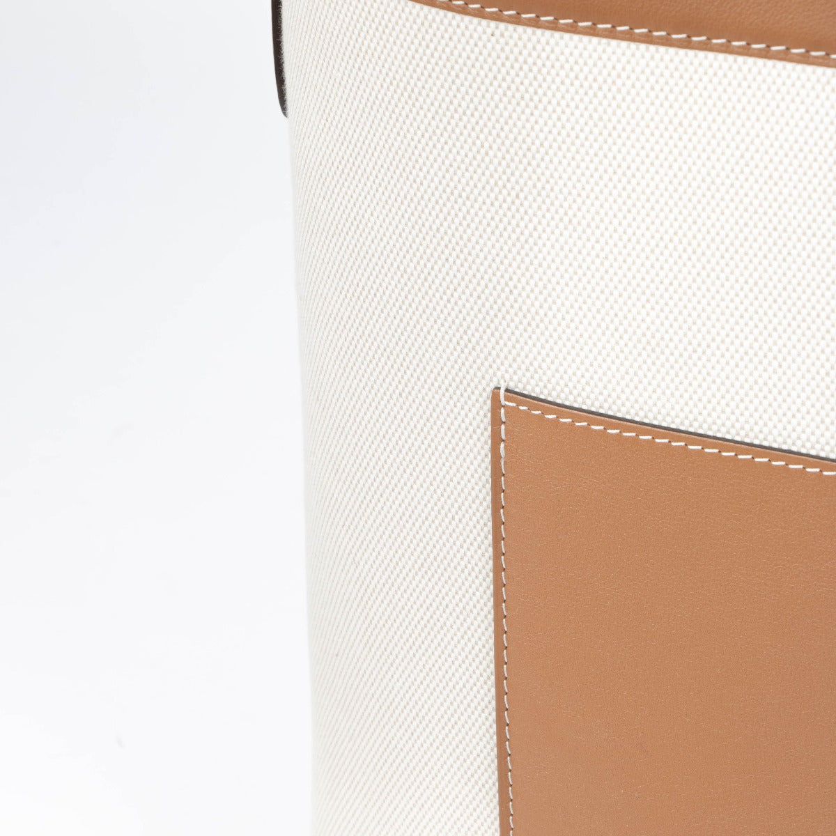 100% authentic second hand Delvaux Canvas/Leather Le Pin Daily Shoulder Bag at Labellov.