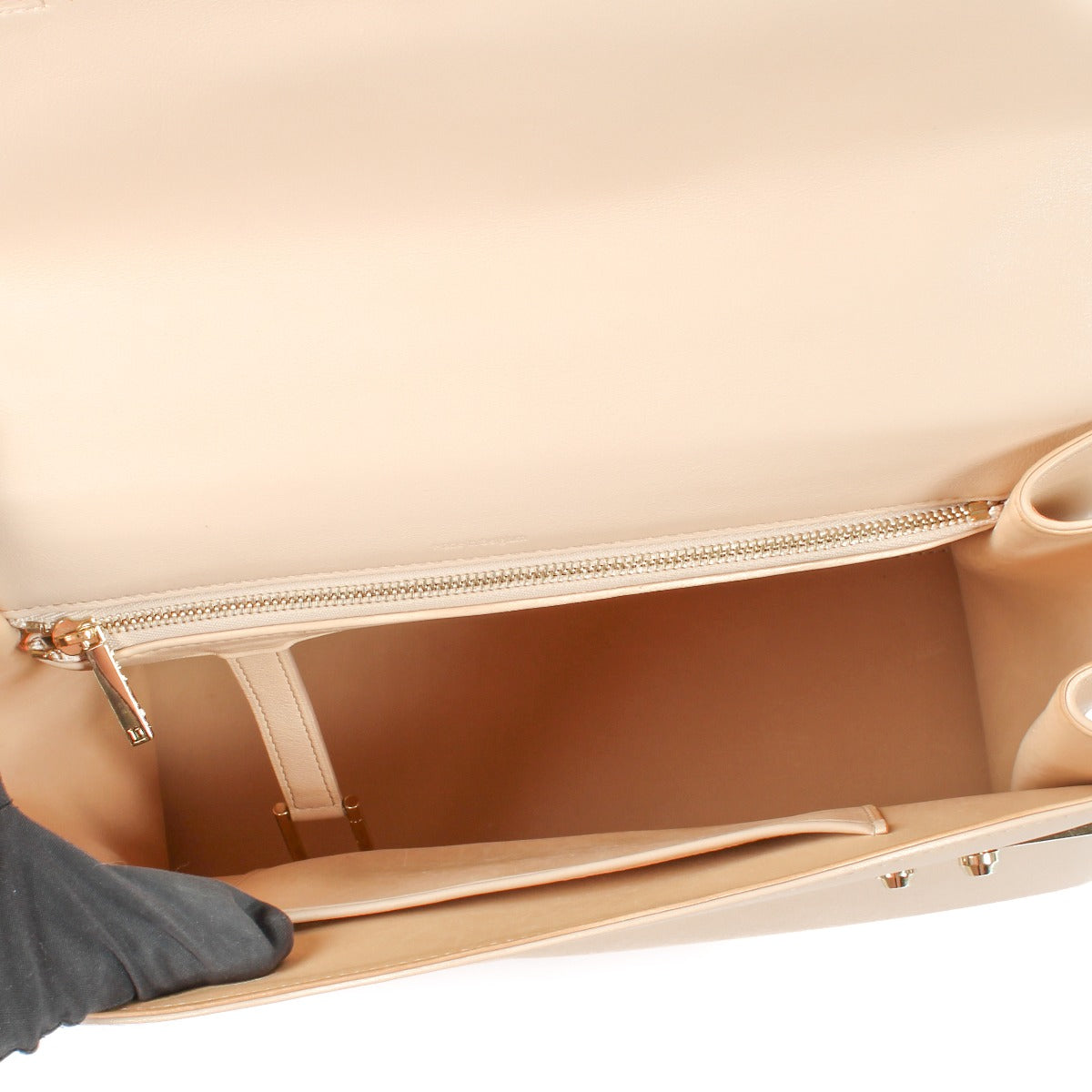 Shop 100% authentic secondhand Delvaux Nude Alligator Dolce/Calf Souple Tempête GM on Labellov.com