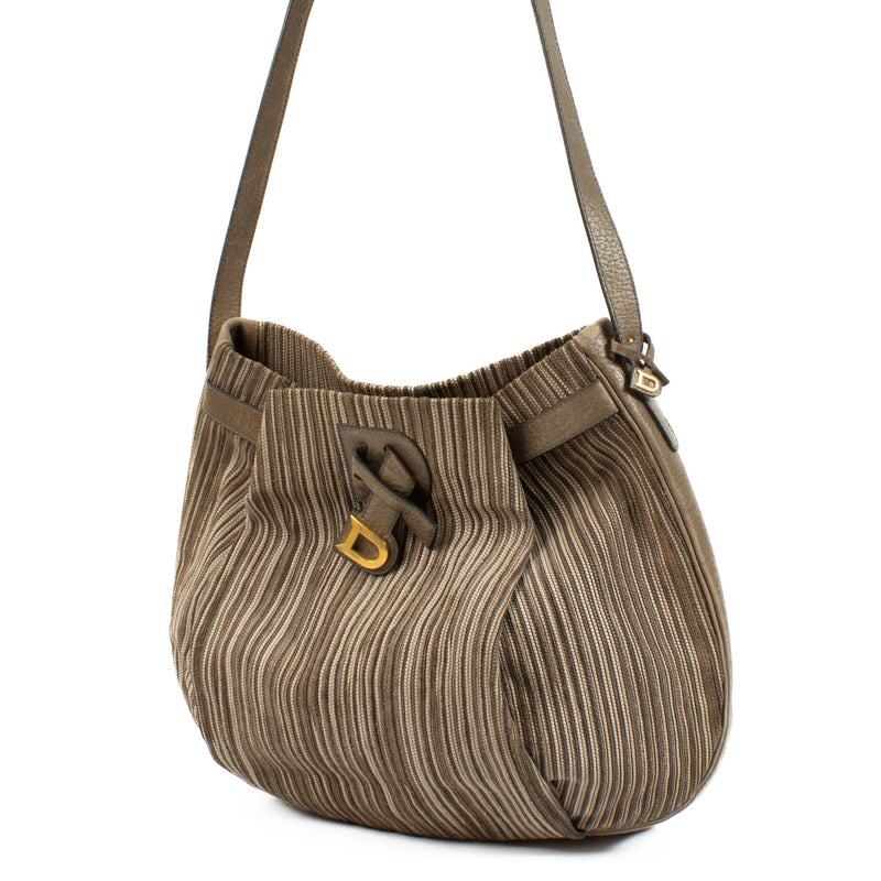shop 100% authentic second hand Delvaux Beige Toile De Cuir Banniere Bag on Labellov.com