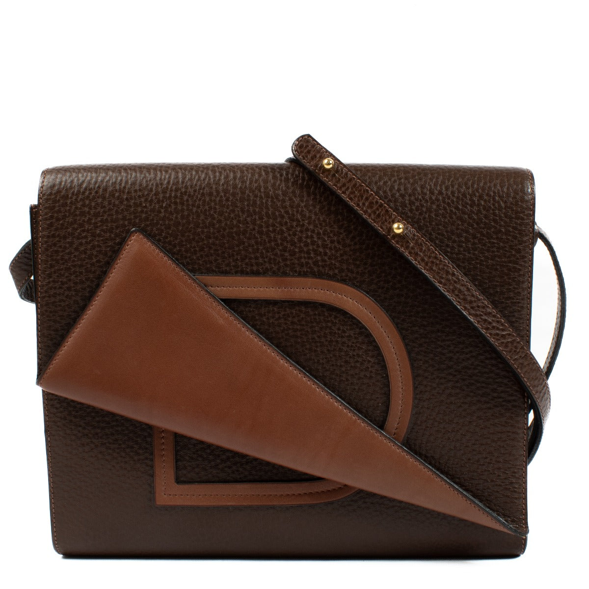 Delvaux brown bag with an adjustable strap, perfect for everyday elegance. Comes with a dust bag. Shop at Labellov.