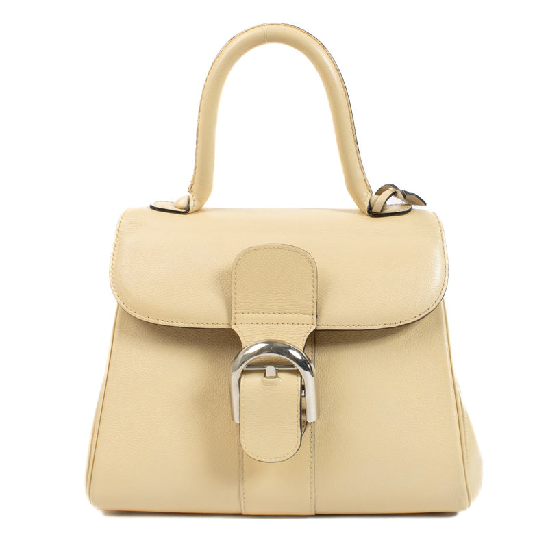 Shop safe online at Labellov in Antwerp, Brussels and Knokke this 100% authentic second hand Delvaux Ivoire Jumping PM Brillant. Veilig online tweedehands authentieke Delvaux Ivoire Jumping PM Brillant handtas kopen bij Labellov.