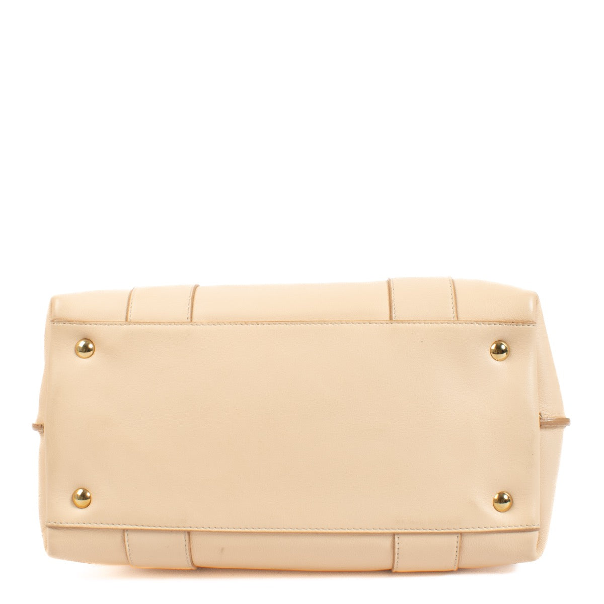 Shop safe online at Labellov in Antwerp, Brussels and Knokke this 100% authentic second hand Salvatore Ferragamo Pink Leather Top Handle. veilig online tweedehands authentiek Salvatore Ferragamo Pink Leather handtas kopen bij Labellov.