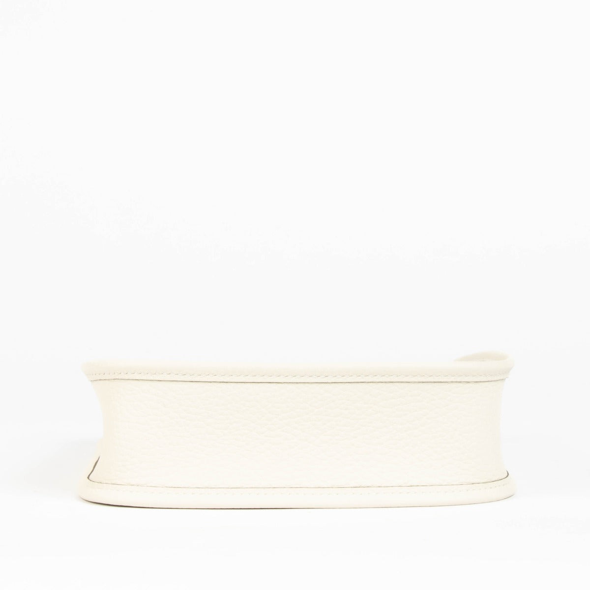 Shop this 100% authentic Hermès Evelyne 16 Cream Clemence GHW at labellov.com