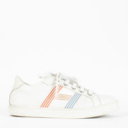 Explore these pre-loved Hermès White Sneakers in size 37.5, crafted in smooth calfskin leather. A sleek and sophisticated essential, now available at Labellov – your trusted destination for luxury fashion in Antwerpen and Knokke.