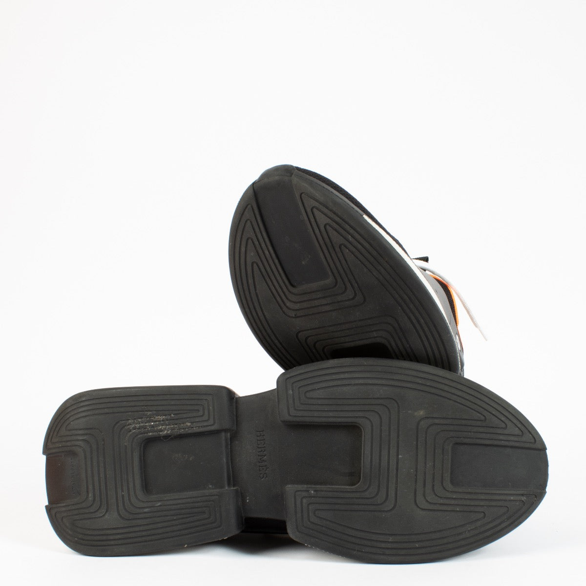 Shop safe online at Labellov in Antwerp, Brussels and Knokke these 100% authentic second hand Hermès Black Expert Sneakers