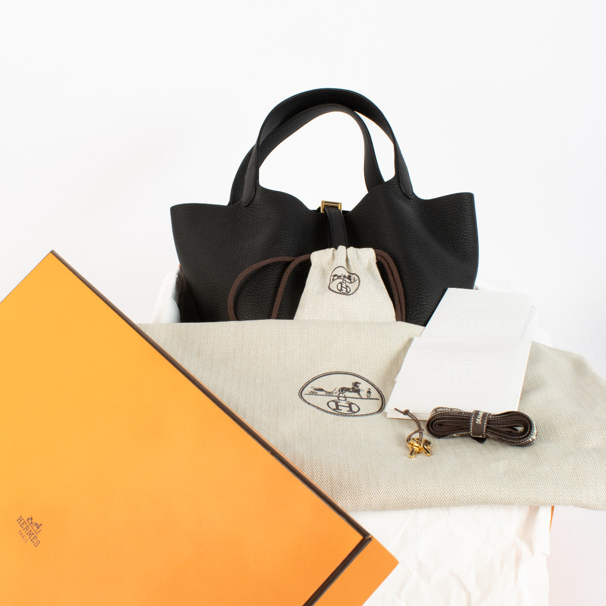 Hermès Picotin Lock 22 Noir Clemence GHW aan de beste prijs bij Labellov tweedehands luxe