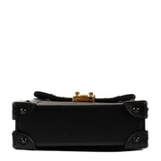 The Louis Vuitton Monogram Pochette Trunk Verticaleis a compact yet statement-making bag, featuring Monogram canvas, gold-tone hardware, and a signature S-lock closure for a vintage-inspired look. Shop now on Labellov.com.