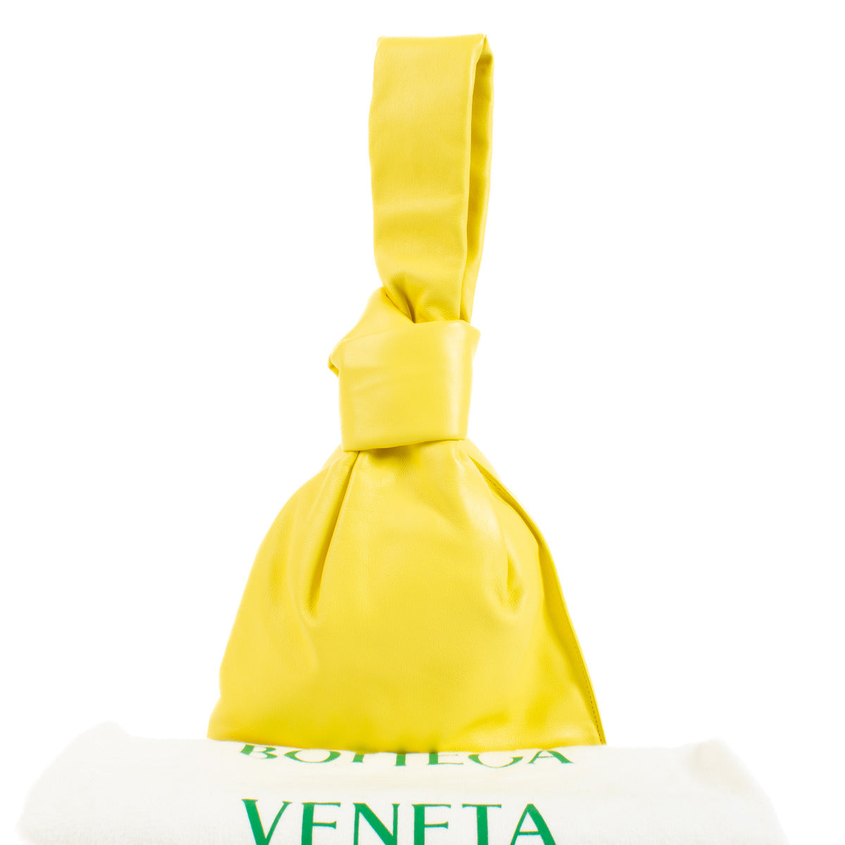 Koop uw authentieke Bottega Veneta Yellow Twist Clutch aan de beste prijs bij Labellov tweedehands luxe.