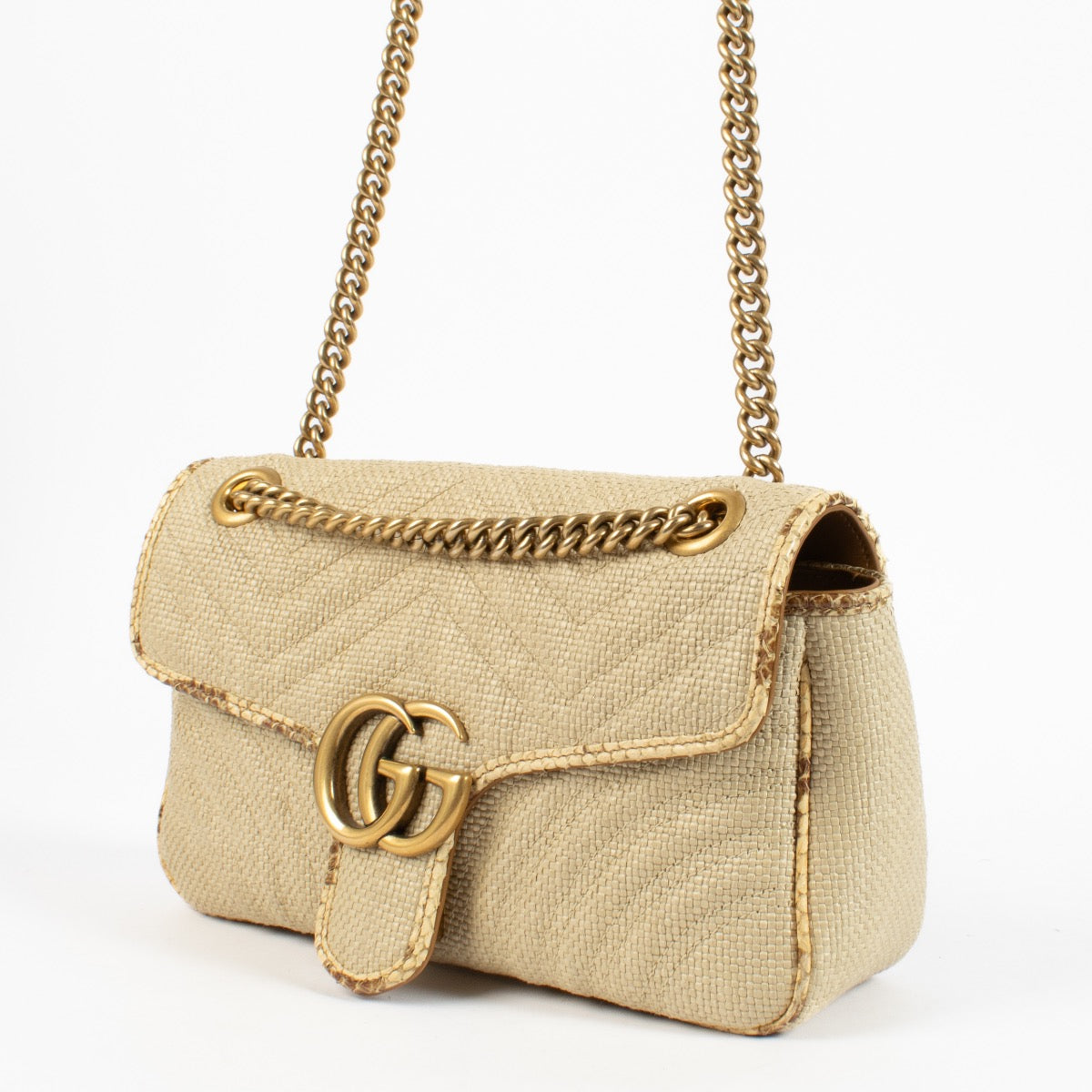 Shop 100% authentic secondhand Gucci Beige Raffia Medium GG Marmont Crossbody on Labellov.com