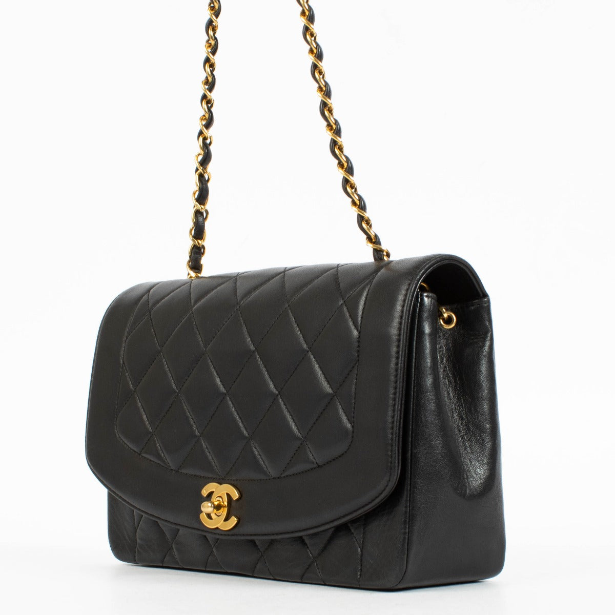 Sac Chanel Diana moyen à rabat en agneau noir